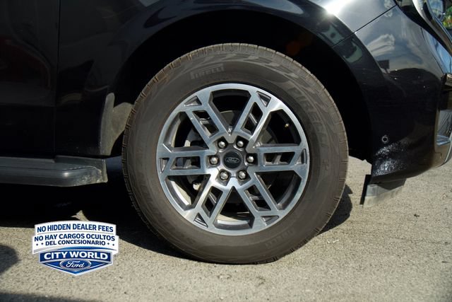 Certified 2025 Ford Expedition Active AWD/4WD image 6