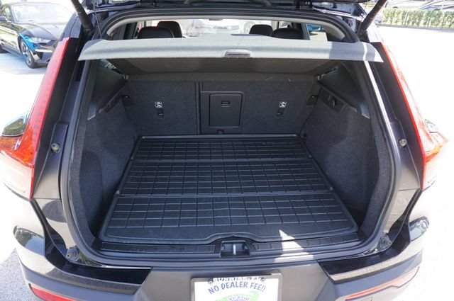 Used 2021 Volvo XC40 T4 Momentum w/ Protection Package Premier FWD image 20