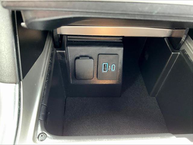 Certified 2022 Ford Explorer Limited w/ Class IV Trailer Tow Package AWD/4WD image 18