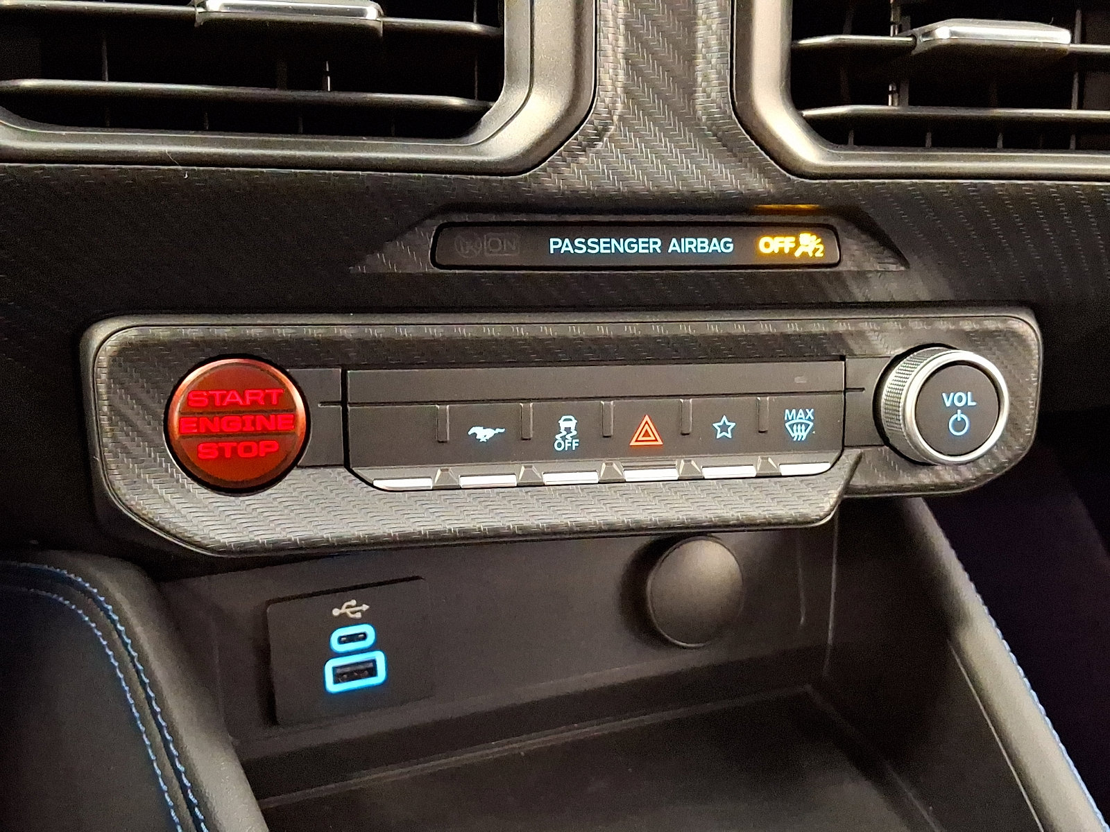 Certified 2025 Ford Mustang Dark Horse w/ Dark Horse Handlin Package image 14