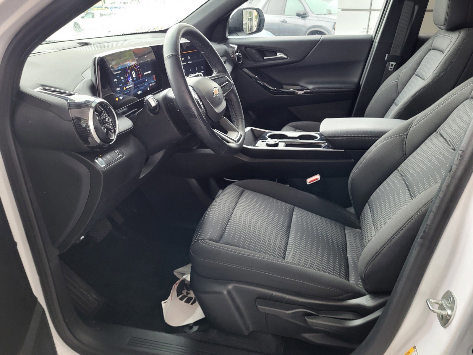 Used 2026 Chevrolet Equinox LT w/ Safety and Technology Package image 17