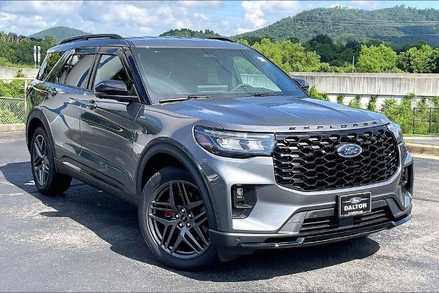 Certified 2025 Ford Explorer ST-Line w/ Premium Package RWD image 2
