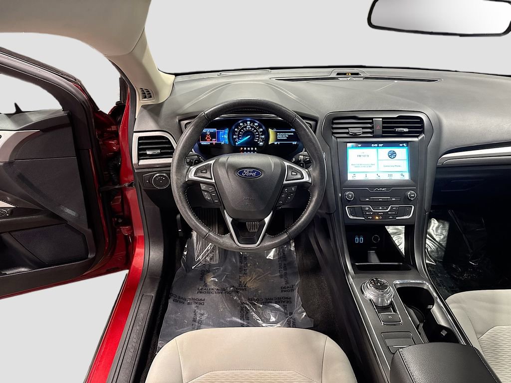 Certified 2019 Ford Fusion SE w/ Equipment Group 151A image 18