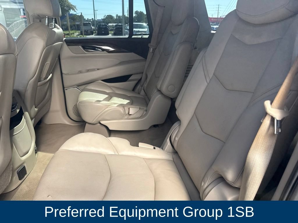 Used 2020 Cadillac Escalade Luxury AWD/4WD image 17