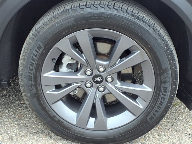 Certified 2023 Ford Explorer XLT w/ Equipment Group 202A AWD/4WD image 30