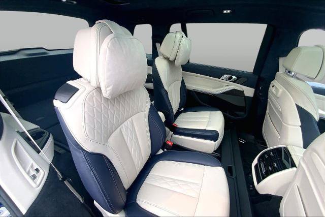 Used 2021 BMW X7 M50i w/ Dynamic Handling Package AWD/4WD image 20