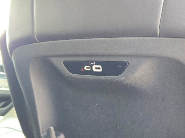Used 2023 Chrysler Pacifica Touring-L FWD image 10