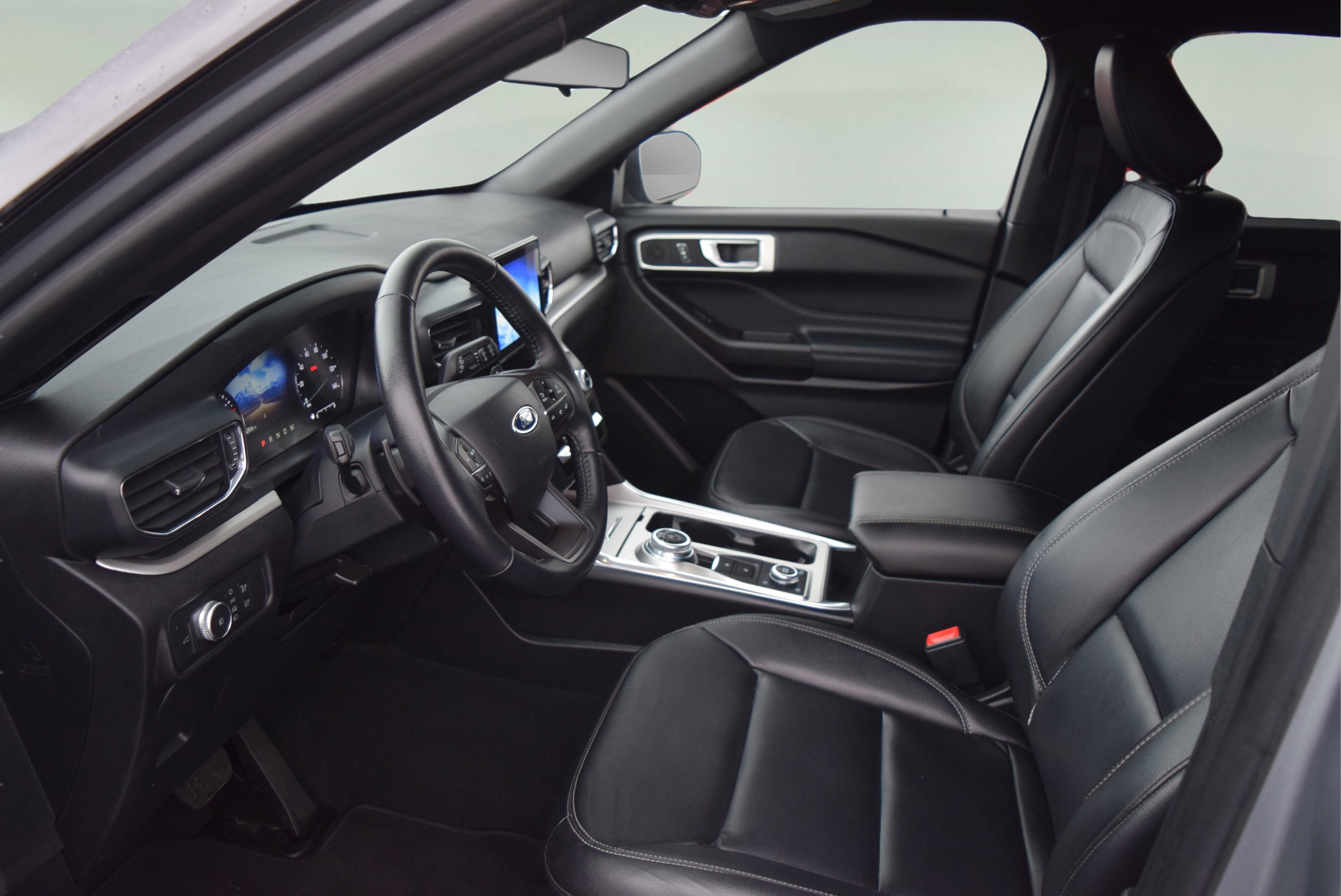 Certified 2020 Ford Explorer XLT w/ Equipment Group 202A image 11