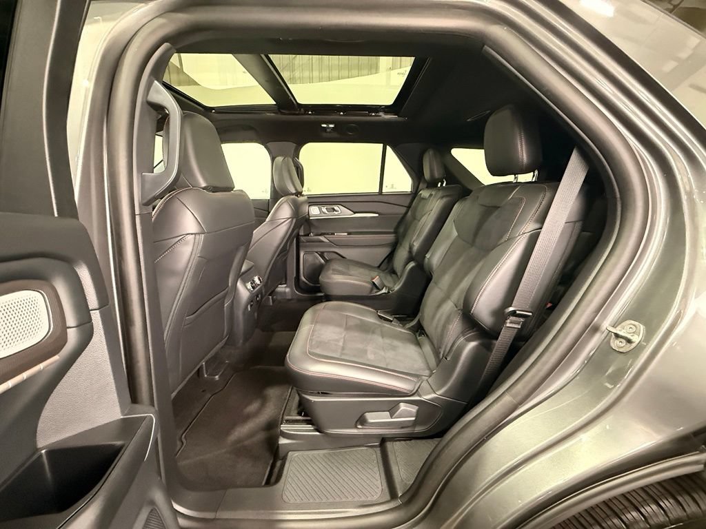 Certified 2025 Ford Explorer ST w/ Sun And Sound Package AWD/4WD image 19