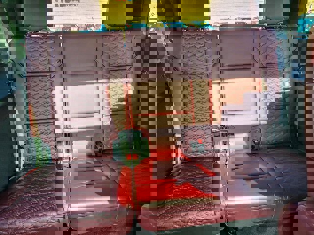 Used 2025 Cadillac Escalade Premium Luxury image 16