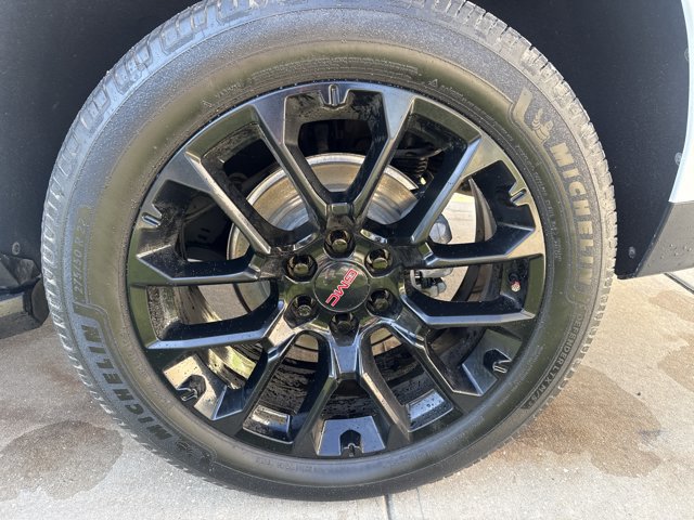 Used 2022 GMC Yukon XL SLT w/ SLT Premium Package AWD/4WD image 12