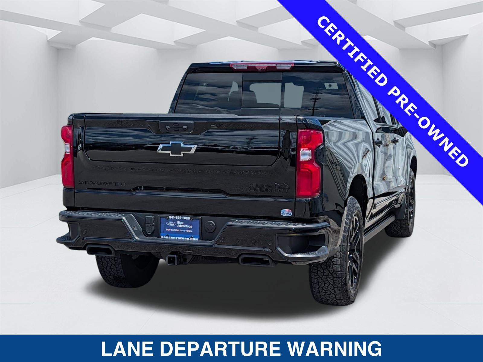 Used 2025 Chevrolet Silverado 1500 High Country w/ Midnight Edition AWD/4WD image 5
