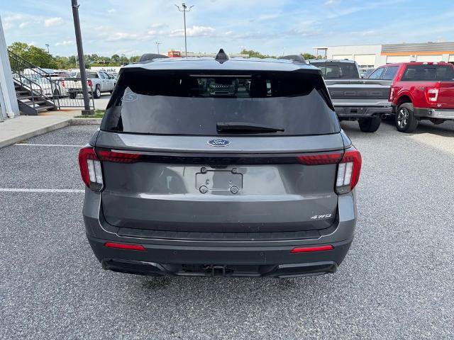 Certified 2025 Ford Explorer ST-Line w/ ST-Line Street Pack AWD/4WD image 7