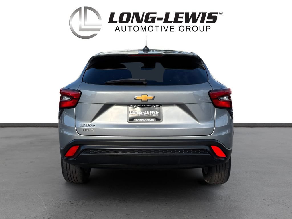 Used 2024 Chevrolet Trax LS w/ LS Convenience Package FWD image 5
