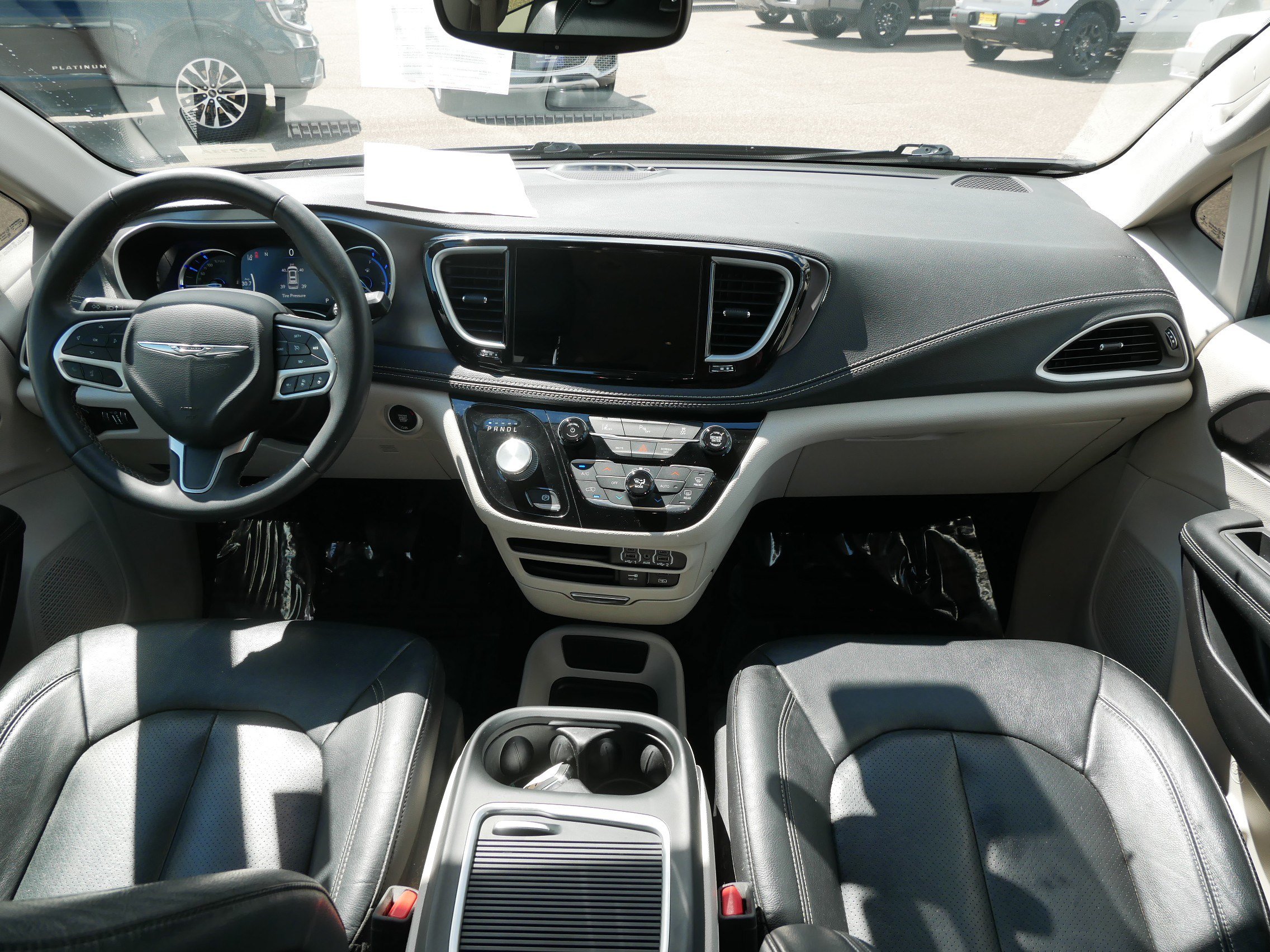 Used 2022 Chrysler Pacifica Touring-L FWD image 10