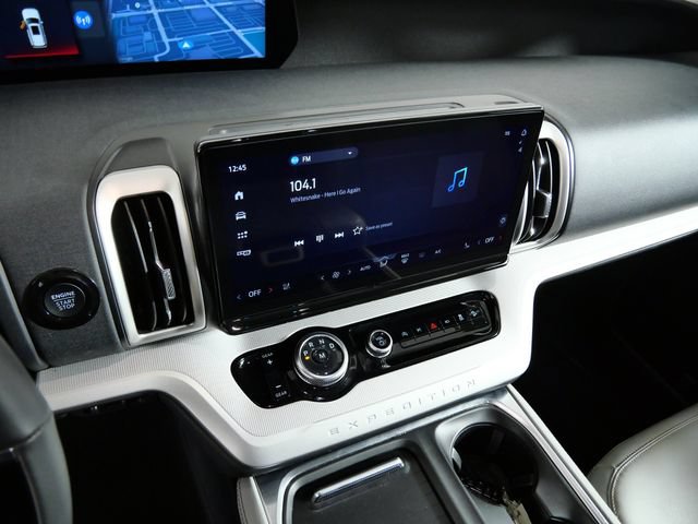 Certified 2025 Ford Expedition Active AWD/4WD image 21