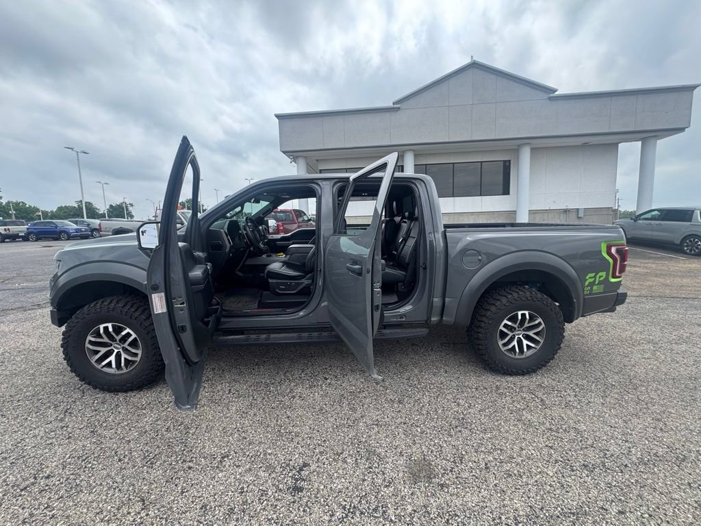 Certified 2018 Ford F150 Raptor w/ Equipment Group 801A Mid AWD/4WD image 4