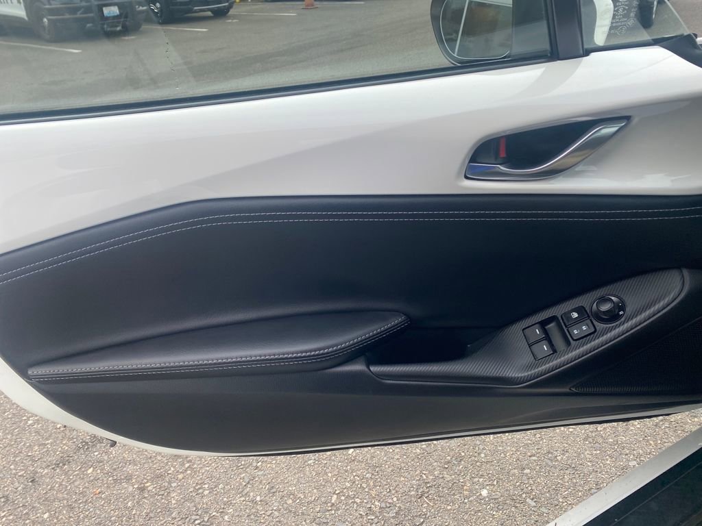 Used 2024 MAZDA MX-5 Miata RF Grand Touring w/ Weather Package image 16