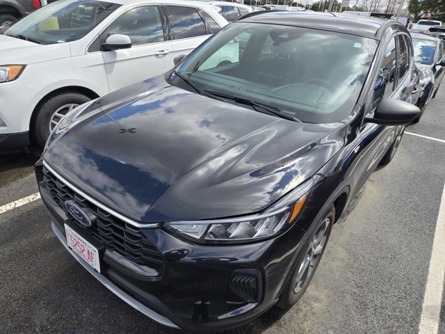 Certified 2025 Ford Escape ST-Line FWD image 2
