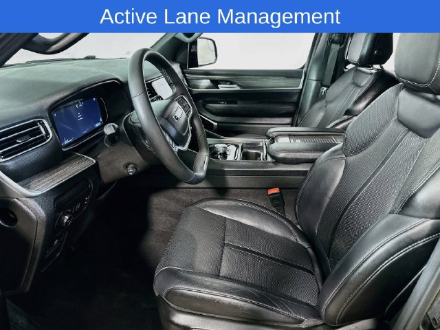 Used 2024 Jeep Wagoneer L Series II w/ Flexible Seating Group AWD/4WD image 11
