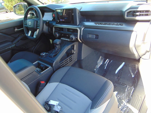 Used 2025 Toyota Tacoma TRD Sport AWD/4WD image 25