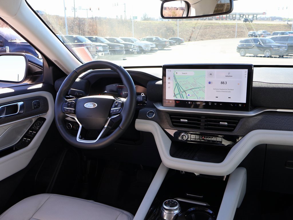 Certified 2025 Ford Explorer Platinum w/ LUX Leather Package image 14