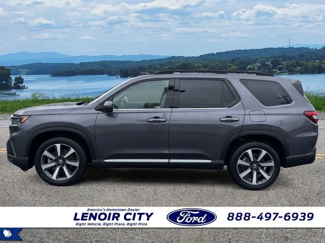 Used 2023 Honda Pilot Touring image 5