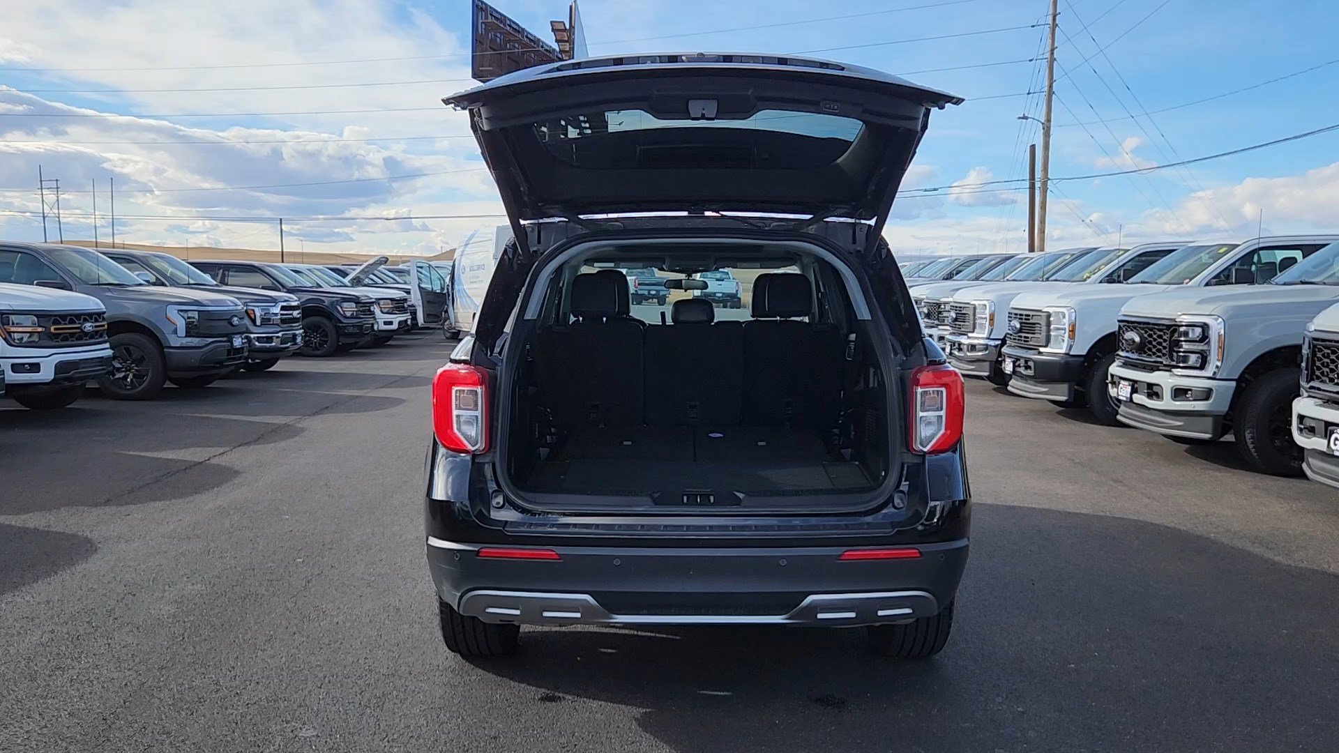 Certified 2024 Ford Explorer XLT w/ Equipment Group 202A image 19