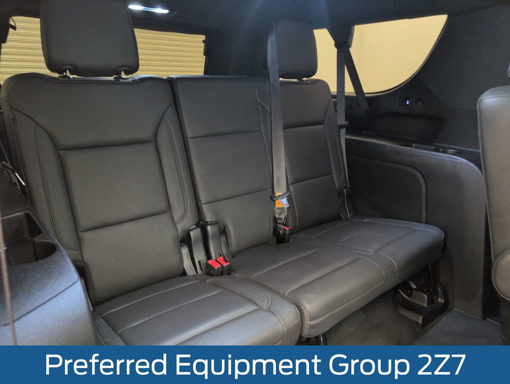 Used 2023 Chevrolet Suburban Z71 w/ Luxury Package AWD/4WD image 19