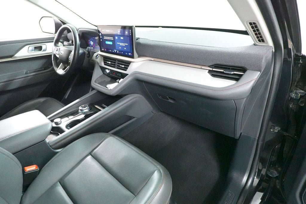 Certified 2025 Ford Explorer Active w/ Active Comfort Package AWD/4WD image 33