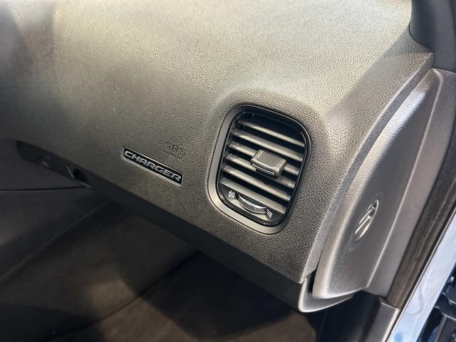 Used 2022 Dodge Charger R/T w/ Blacktop Package RWD image 25