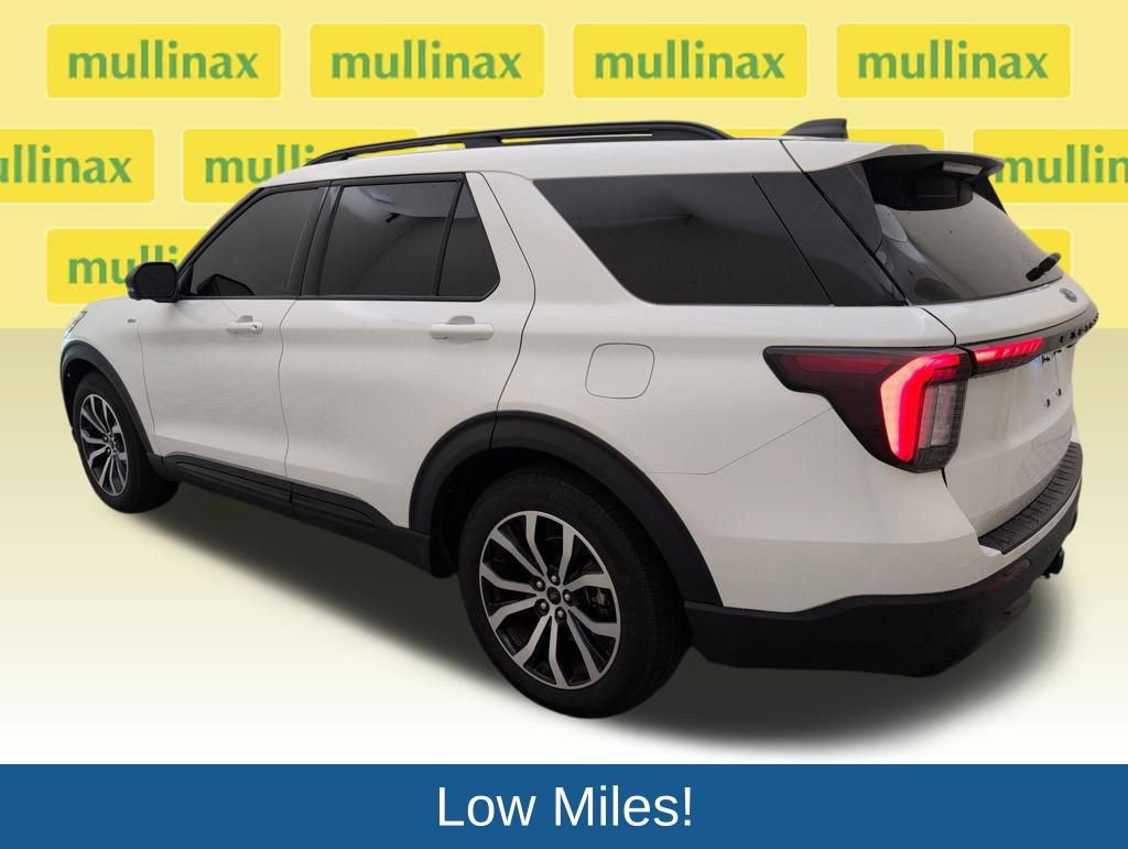 Certified 2025 Ford Explorer ST-Line w/ Premium Package image 3