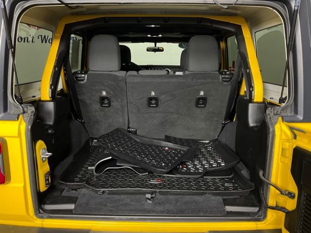 Used 2019 Jeep Wrangler Unlimited Sahara w/ Safety Group image 10