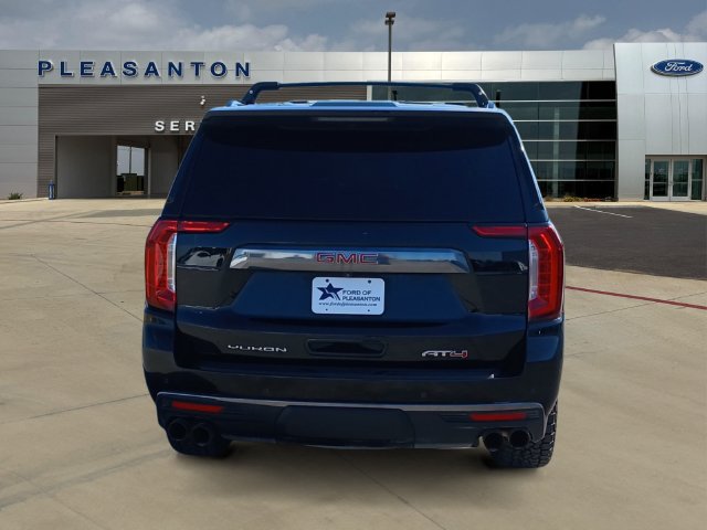 Used 2023 GMC Yukon XL AT4 w/ AT4 Premium Plus Package AWD/4WD image 4