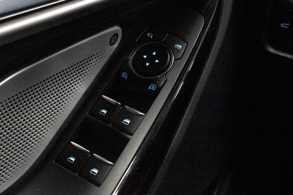 Certified 2022 Ford Explorer Platinum w/ Equipment Group 601A image 31