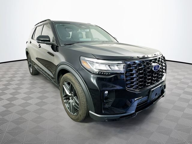 Certified 2025 Ford Explorer ST AWD/4WD image 4