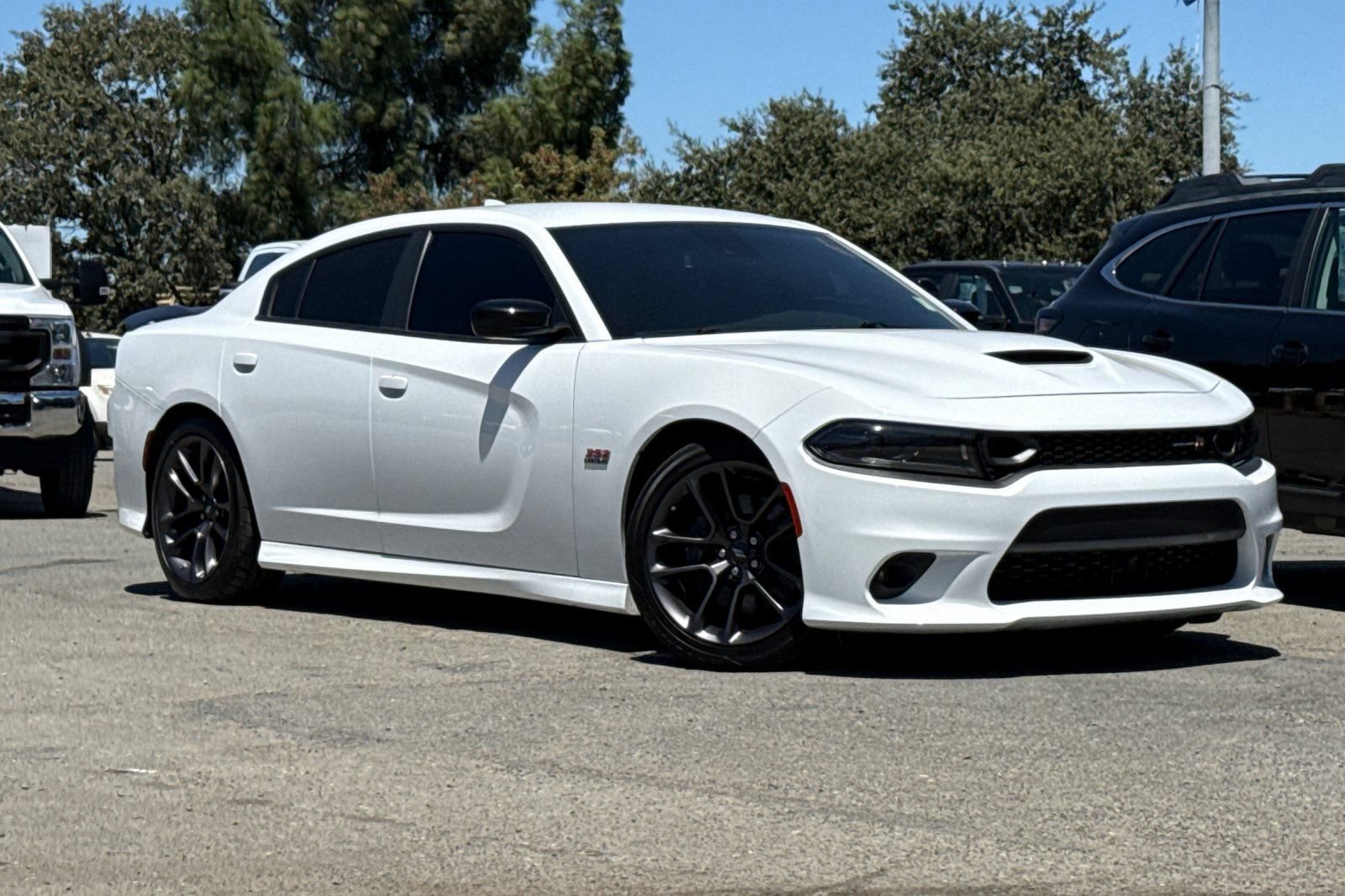Used 2023 Dodge Charger Scat Pack w/ Navigation & Travel Group RWD image 2