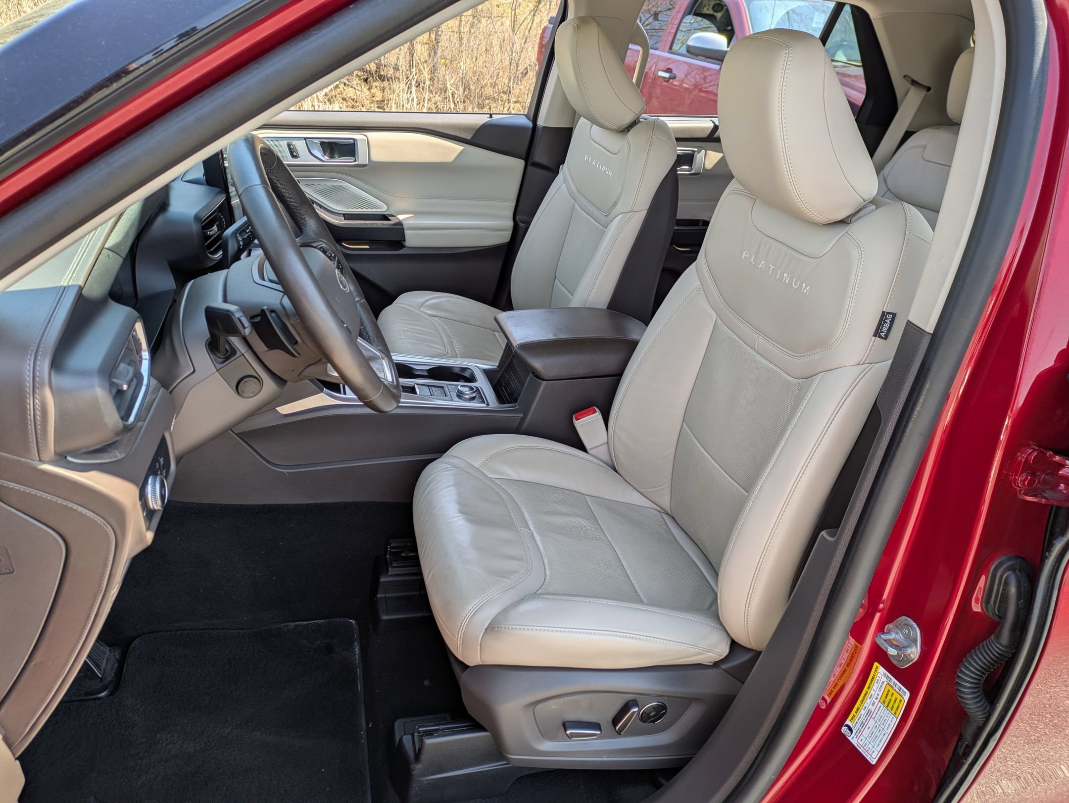 Certified 2020 Ford Explorer Platinum w/ Premium Technology Package AWD/4WD image 7