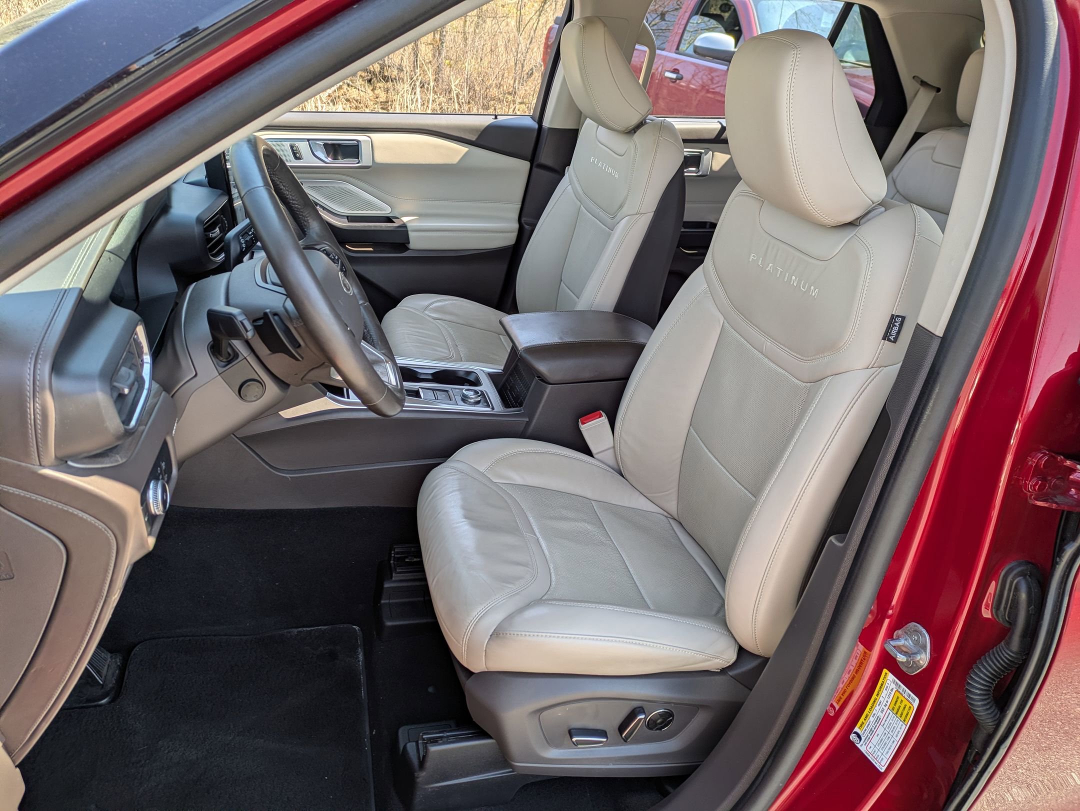 Certified 2020 Ford Explorer Platinum w/ Premium Technology Package AWD/4WD image 7