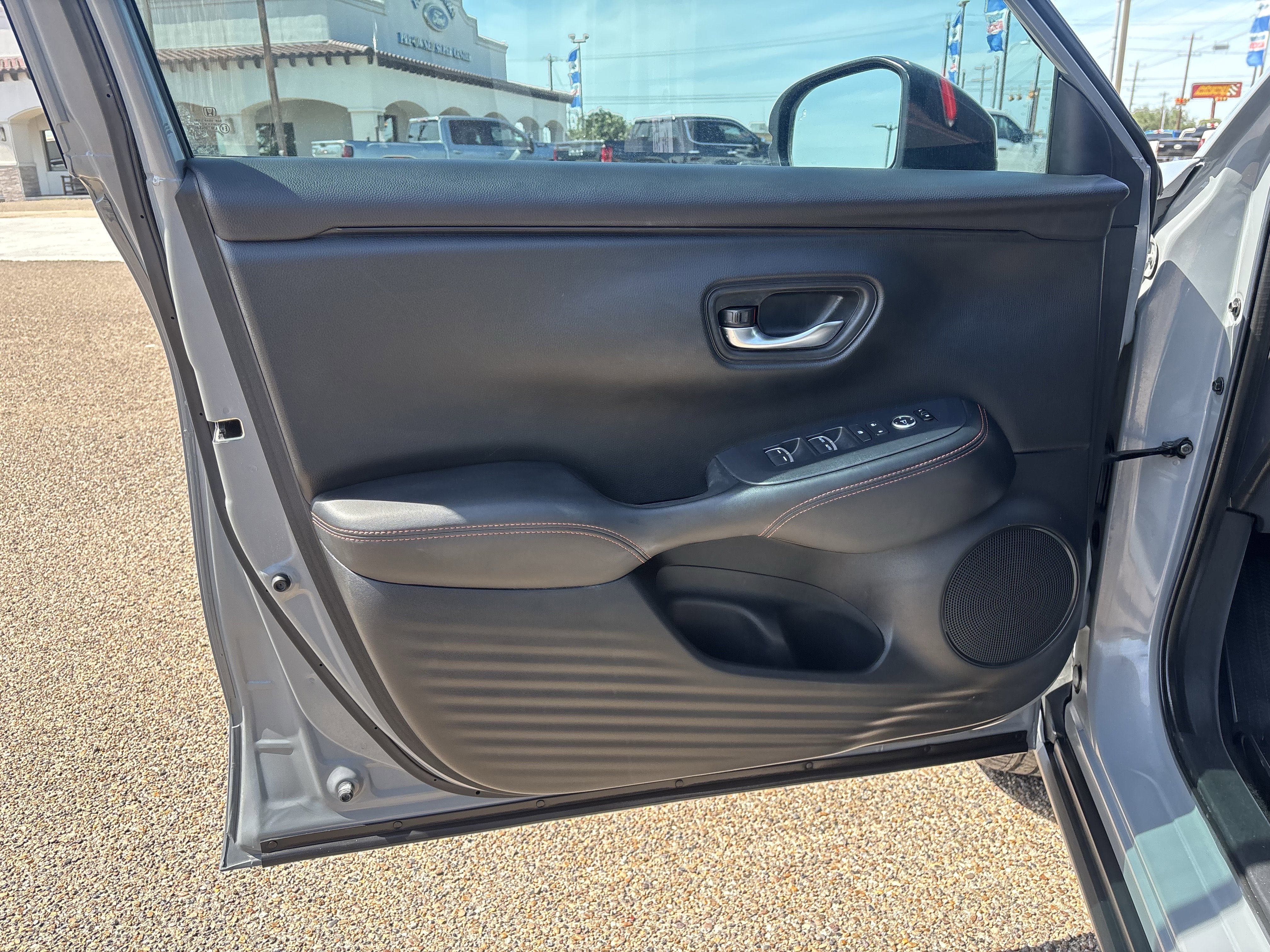Used 2023 Honda HR-V Sport image 9