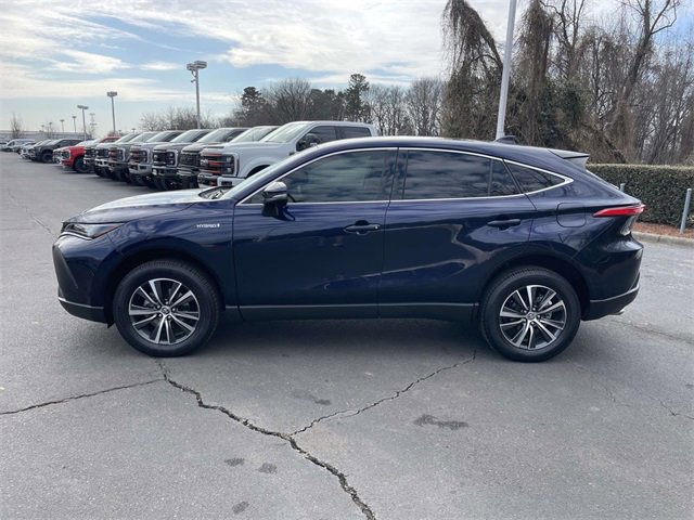 Used 2021 Toyota Venza LE image 2