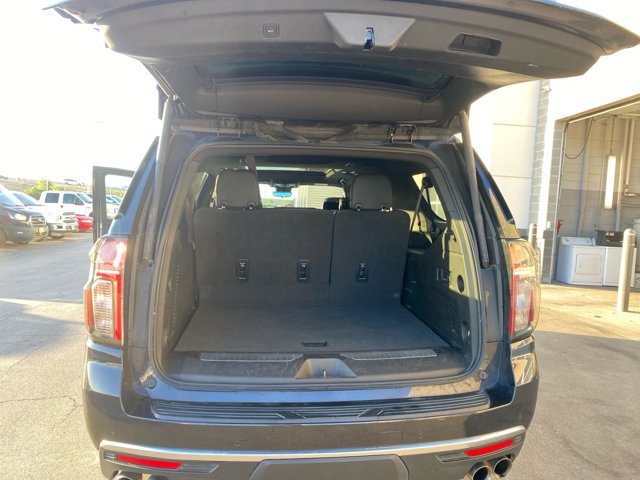 Used 2023 Chevrolet Suburban High Country w/ Premium Package 2 AWD/4WD image 34
