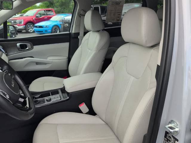 Used 2023 Kia Sorento S AWD/4WD image 14