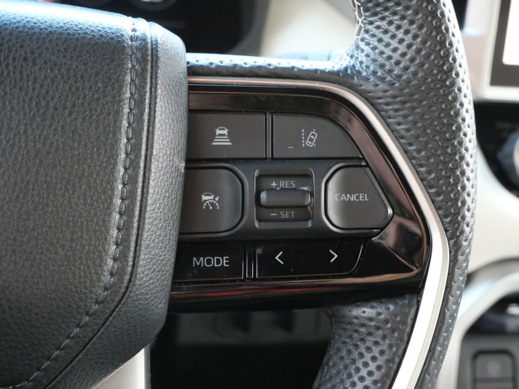 Used 2024 Toyota Sequoia Capstone AWD/4WD image 31