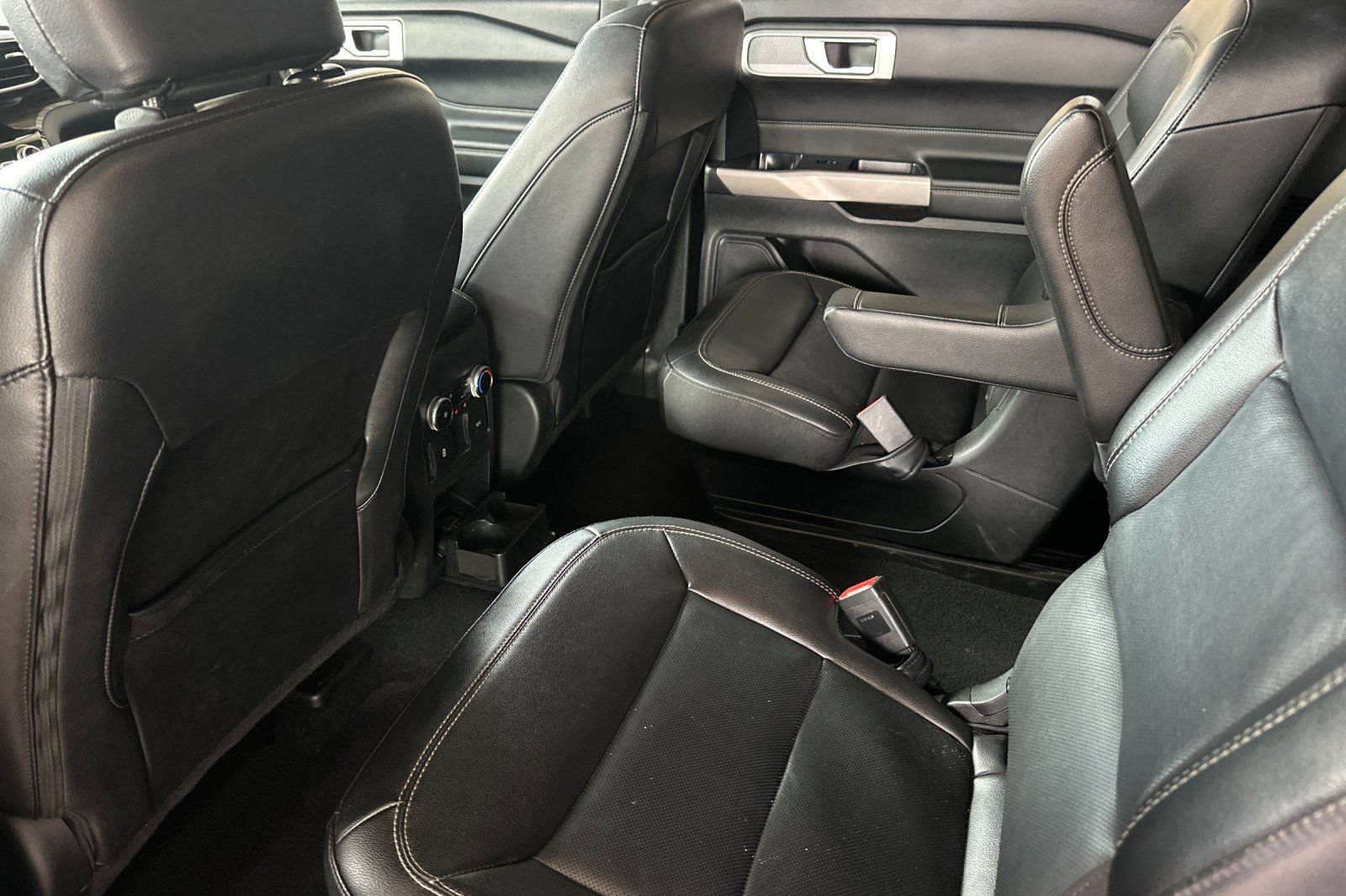 Certified 2024 Ford Explorer Limited AWD/4WD image 11