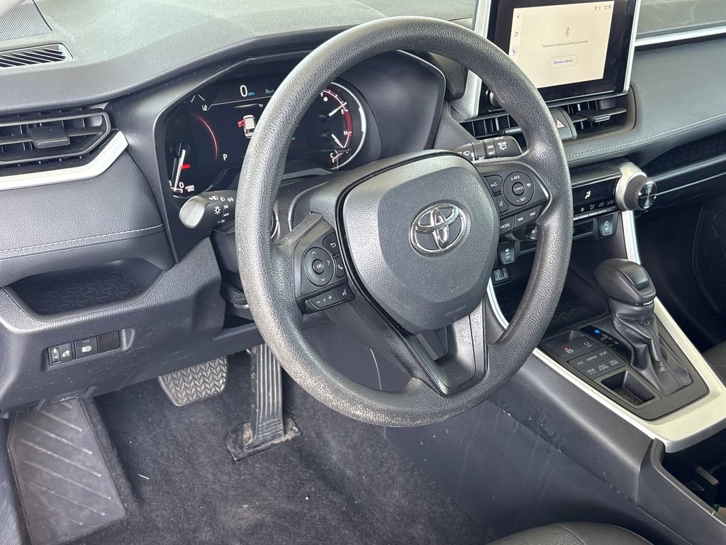 Used 2024 Toyota RAV4 XLE AWD/4WD image 8