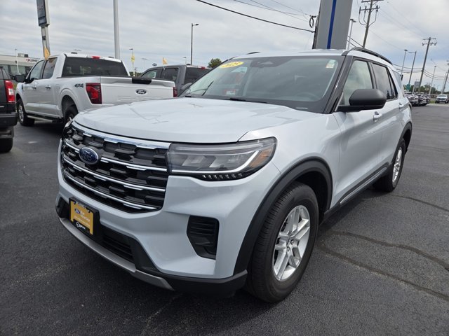 Certified 2025 Ford Explorer Active AWD/4WD image 4