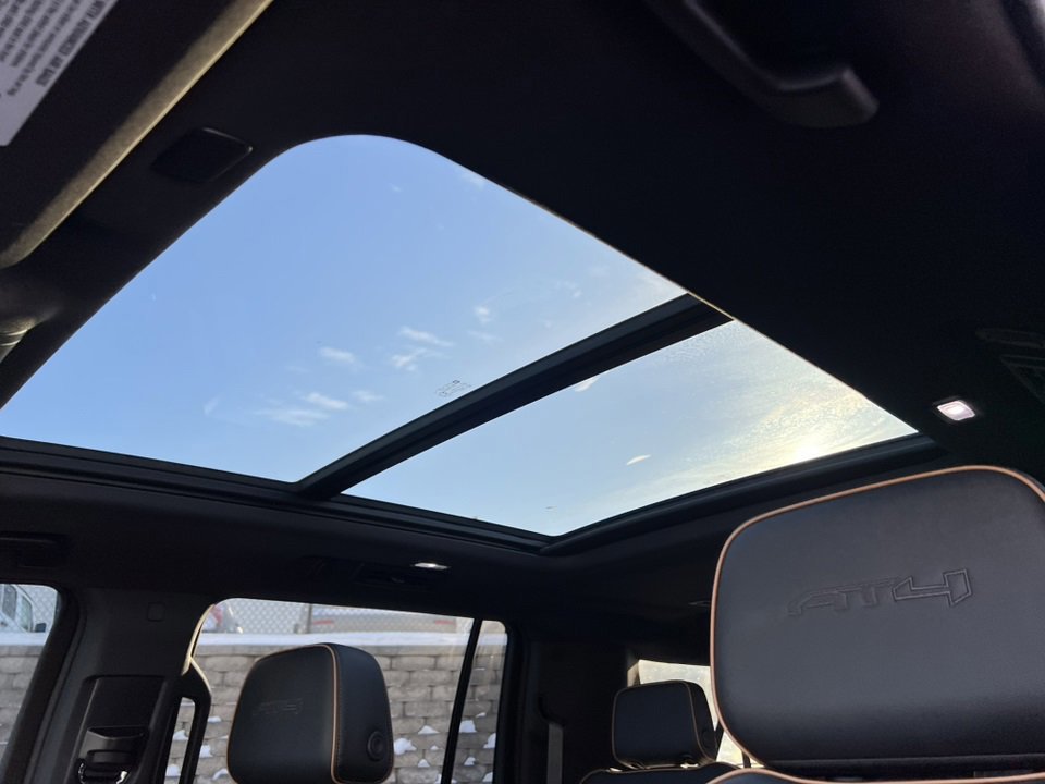 Used 2023 GMC Yukon XL AT4 image 15