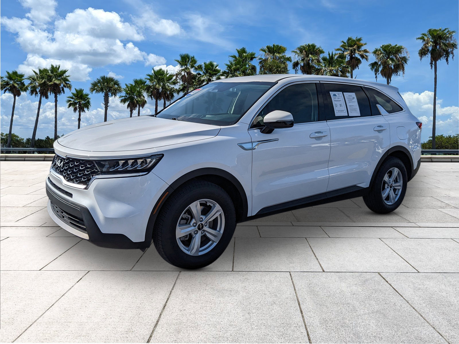 Used 2023 Kia Sorento LX image 4