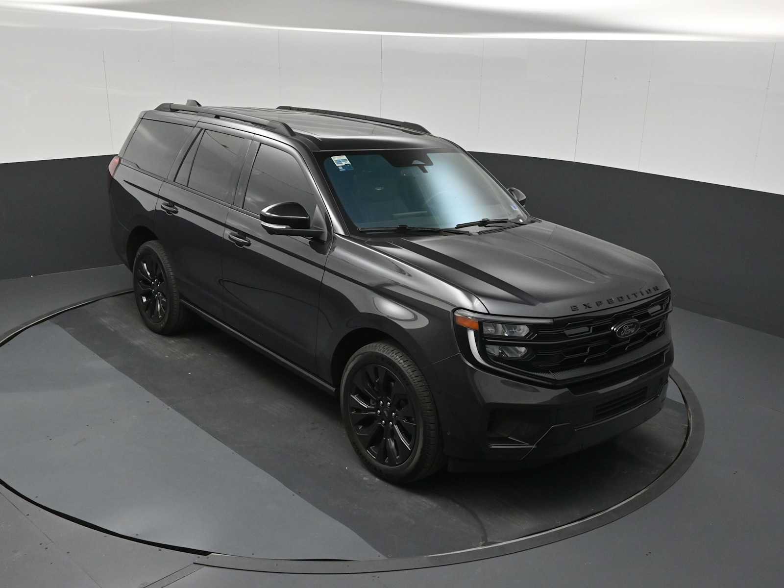 Certified 2025 Ford Expedition Platinum w/ Stealth Appearance Package AWD/4WD image 28